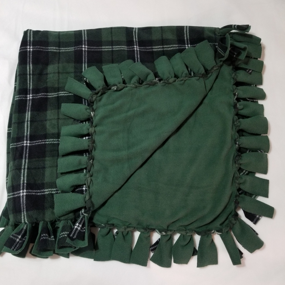 No-sew anti-pill fleece blanket